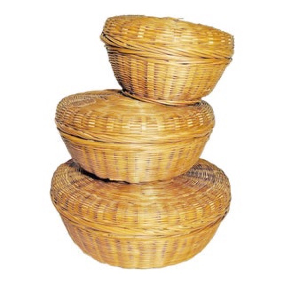 *SOLD* Vintage Round Hand Woven Nesting Baskets